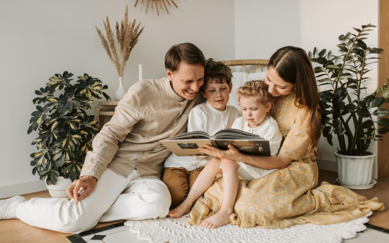 Tùy vào độ tuổi và mục đích sử dụng để chọn bìa phù hợp