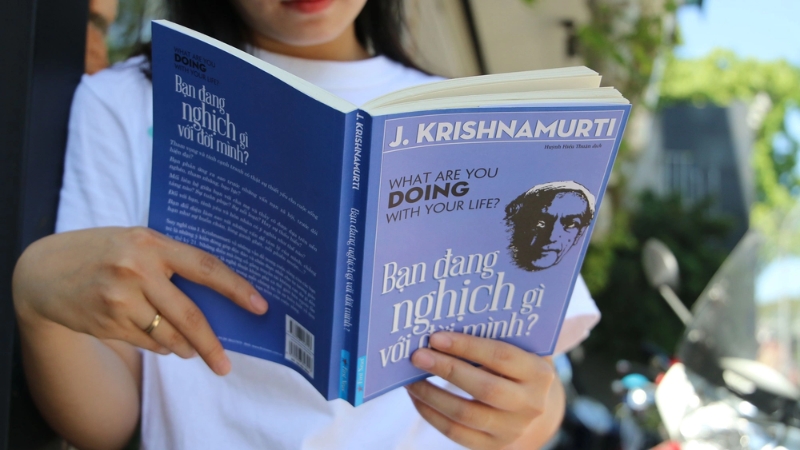 Mua sách Bạn Đang Nghịch Gì Với Đời Mình chính hãng tại Tiki