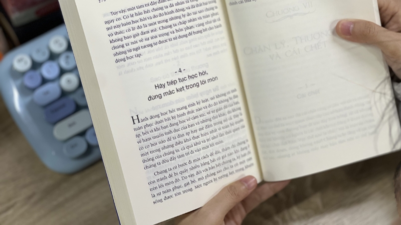 Văn phong của Krishnamurti như một cuộc trò chuyện thẳng thắn, không né tránh