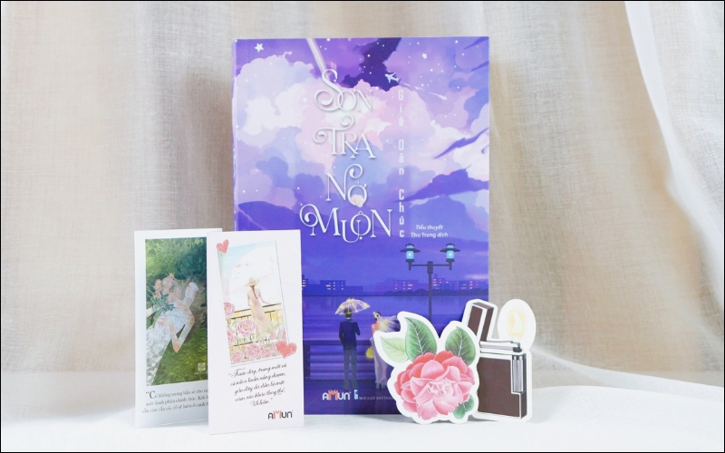 Bìa sách Sơn trà nở muộn của tác giả Giá Oản Chúc