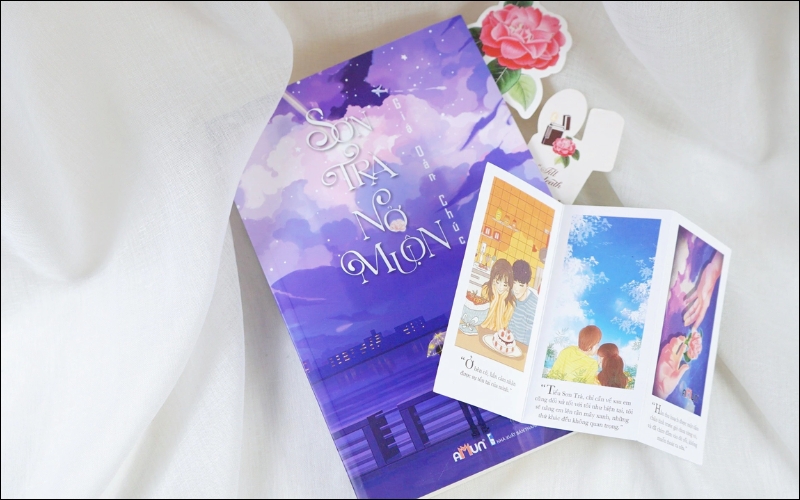 Sơn trà nở muộn mang đến nhiều trích dẫn gây ấn tượng với độc giả