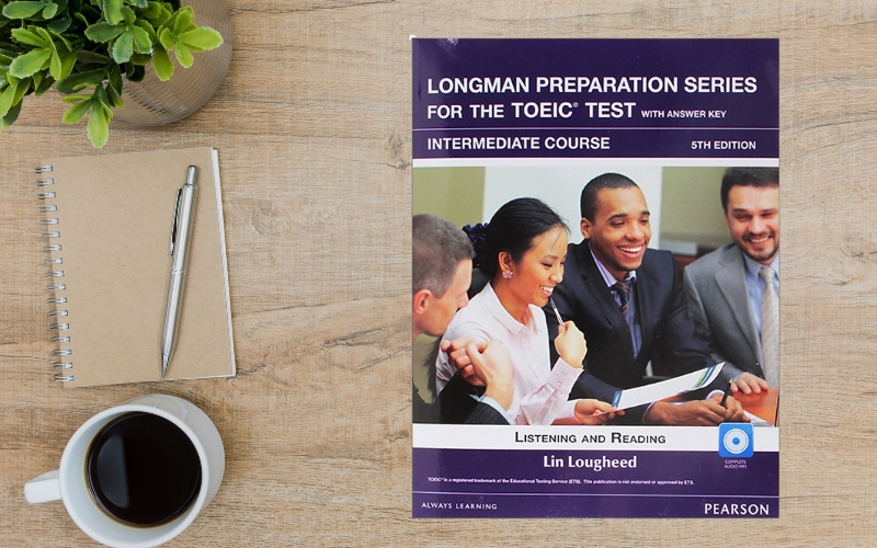 Sách cung cấp lộ trình học từ cơ bản đến nâng cao, kèm bài luyện tập và chiến lược làm bài hiệu quả