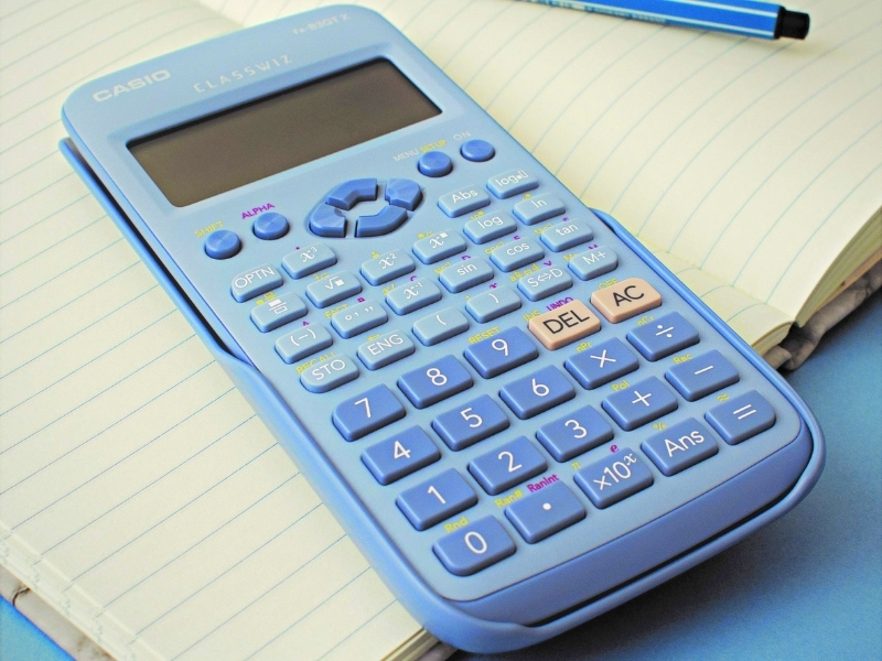 Nguyên nhân máy tính Casio màu xanh dương lại được yêu thích