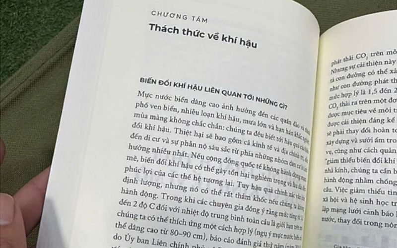 Sách đề cập đến các thách thức về biến đổi khí hậu