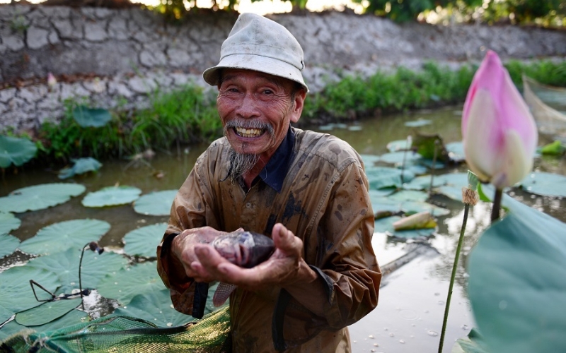 Góc nhìn gia đình khiến hình tượng anh hùng Nguyễn Văn Bảy hiện ra chân thật, giản dị và đời thường