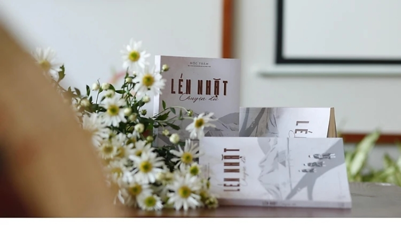 Mua sách Lén Nhặt Chuyện Đời chính hãng tại Tiki