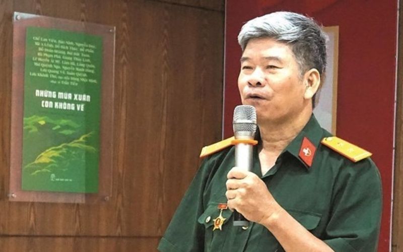 Tác giả Đoàn Tuấn đã từng là người lính tình nguyện tham gia chiến đấu