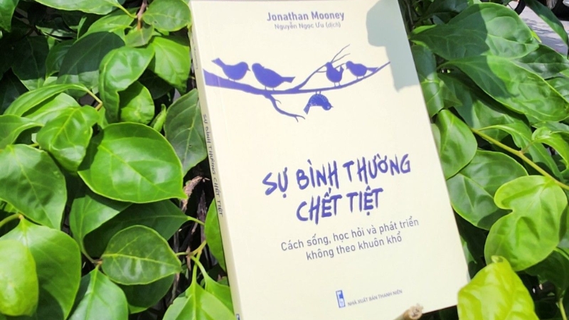 Sự Bình Thường Chết Tiệt - Jonathan Mooney