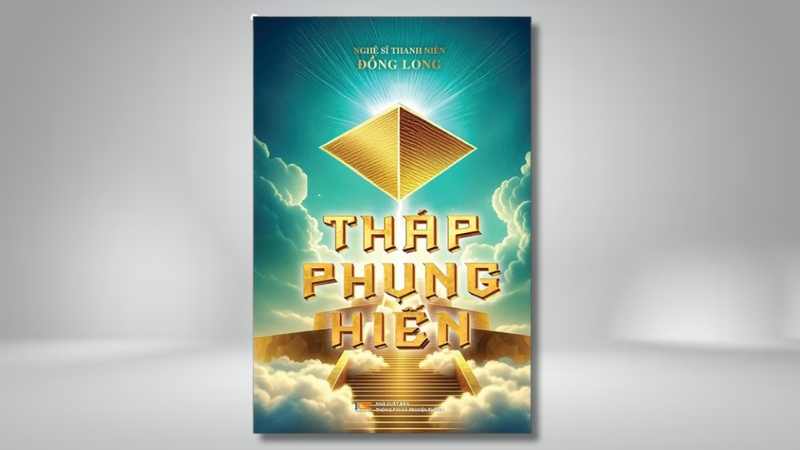 Không gian trung tâm của Tháp Phụng Hiến xoay quanh một tòa tháp cổ