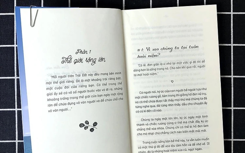 Văn của tác giả giàu ẩn dụ, dễ chạm cảm xúc và tạo quote đẹp