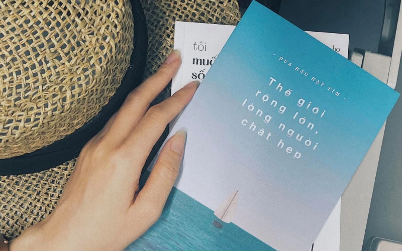 Sách dễ đọc, bắt trúng tâm lý cô đơn, áp lực của người trẻ và tạo cảm giác được lắng nghe, tôn trọng cảm xúc