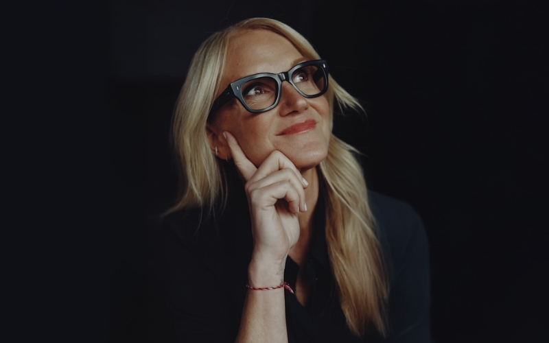 Chân dung tác giả Mel Robbins