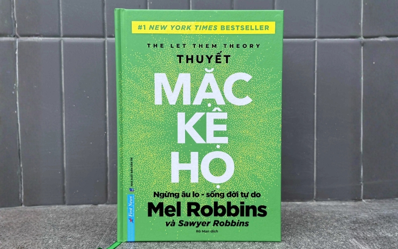 Thuyết Let Them trong tình yêu và gia đình giúp người đọc chấp nhận người khác và thiết lập ranh giới