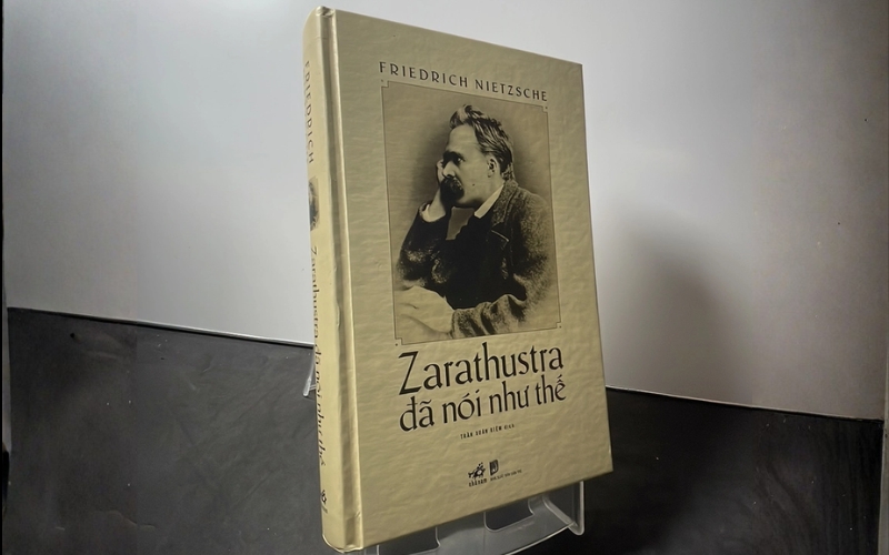 Nietzsche mô tả tinh thần biến hóa qua ba hình thái là lạc đà, sư tử và đứa trẻ