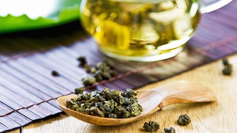 Trà Ô Long với vị thanh nhẹ và hậu ngọt là lựa chọn an toàn hàng đầu để mời khách