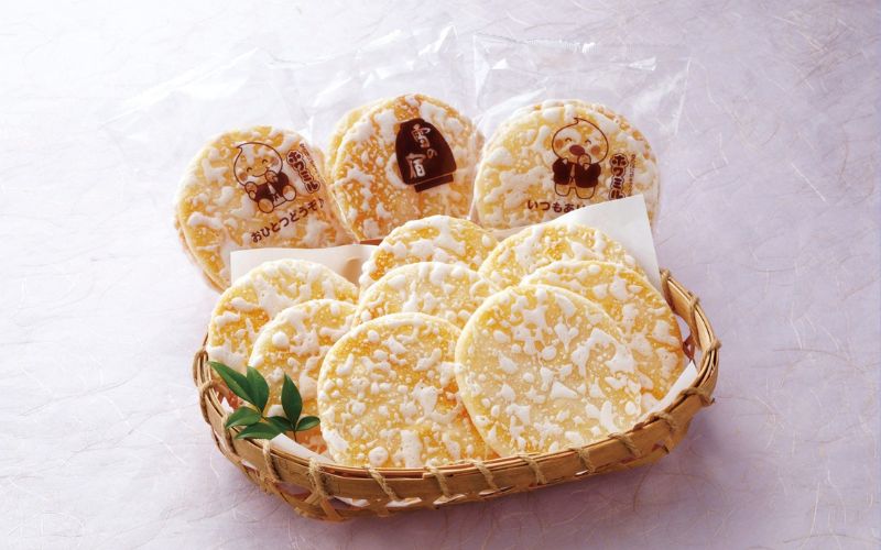 Bánh gạo nướng thường không chứa cholesterol và có hàm lượng chất béo bão hòa cực thấp