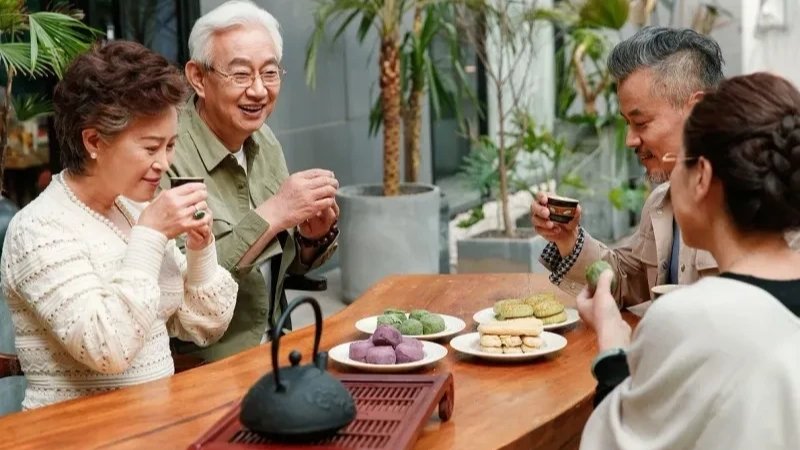 Quà Tết ý nghĩa giúp bố mẹ cảm nhận rõ sự quan tâm và yêu thương từ con cái