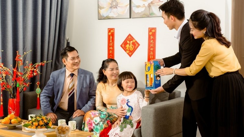 Quà Tết theo ngân sách như dưới 500k, 500k–1tr, 1tr–3tr, trên 3tr phù hợp bố mẹ