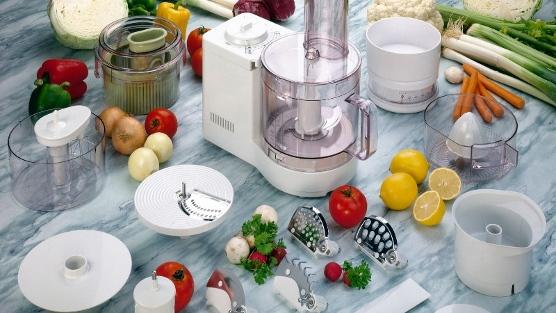 Máy xay đa năng giúp sơ chế nhanh, làm đồ uống tiện và đỡ mệt ngày Tết