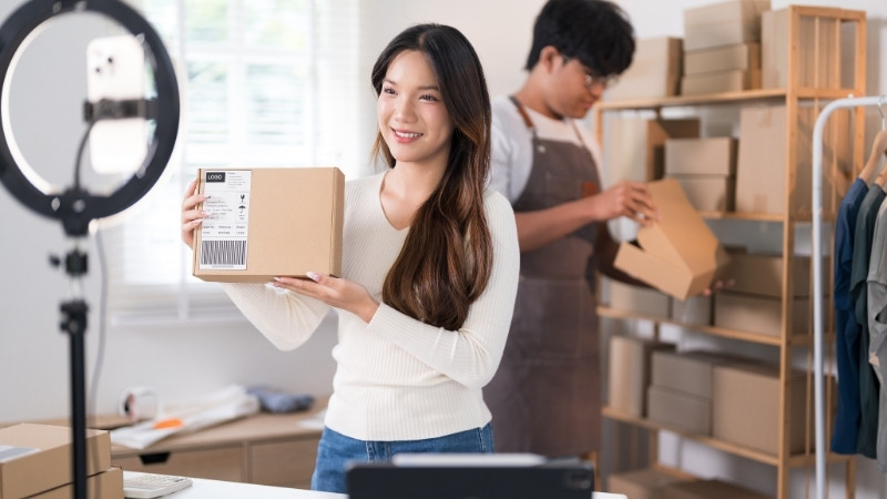 Mua quà Tết 2026 online, xem livestream bùng nổ nhờ tiện lợi, ưu đãi sâu