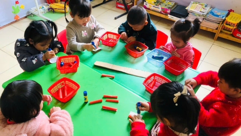 Hoạt động tại nhà giúp bé vui chơi an toàn, ấm áp và gắn kết tình cảm gia đình