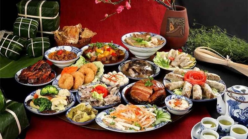 Mâm cỗ Tết miền Trung có Thịt ngâm mắm – dưa món – chả bò