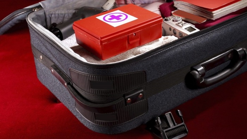 Mang theo thuốc cần thiết để xử lý tình huống bất ngờ