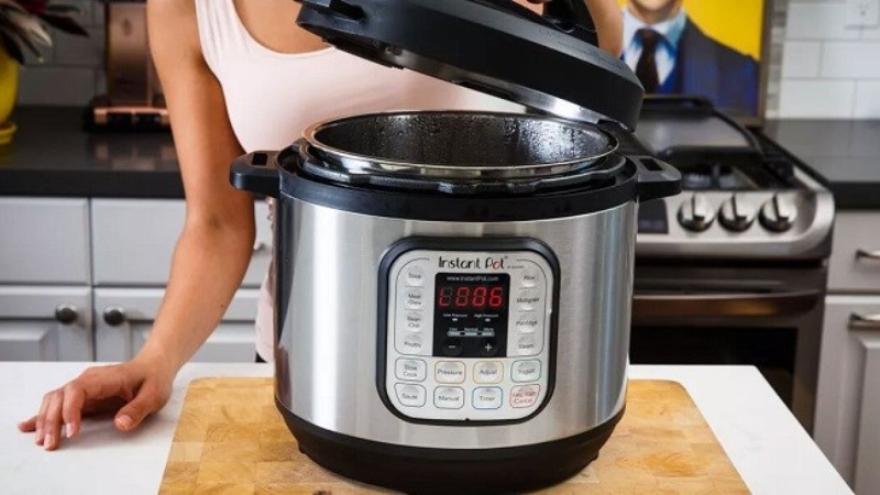 Dầu mỡ và cặn bẩn tích tụ dễ gây mùi và giảm độ an toàn