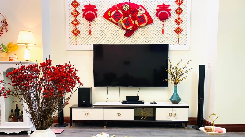 Phong cách hiện đại kết hợp ánh sáng và phụ kiện tinh tế