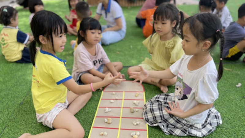 Ô ăn quan giúp người lớn và trẻ em cùng ngồi lại với nhau