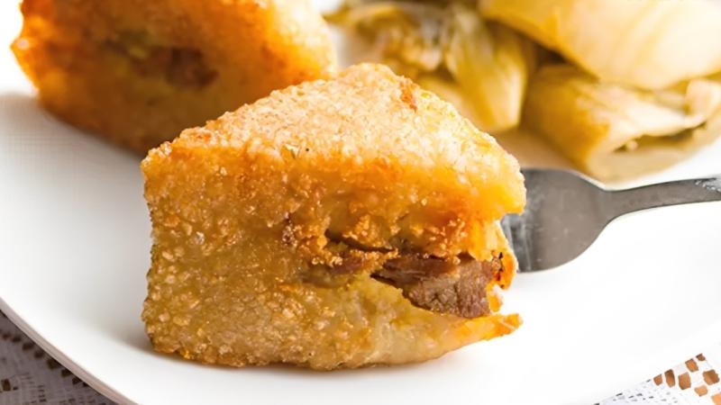 Một miếng bánh chưng rán cùng kích thước sẽ cung cấp từ 450 - 500 calo