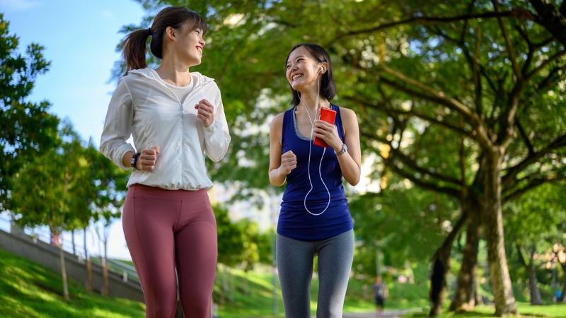 Nên chủ động tăng cường vận động để đốt cháy năng lượng sau khi ăn bánh gạo Ichi