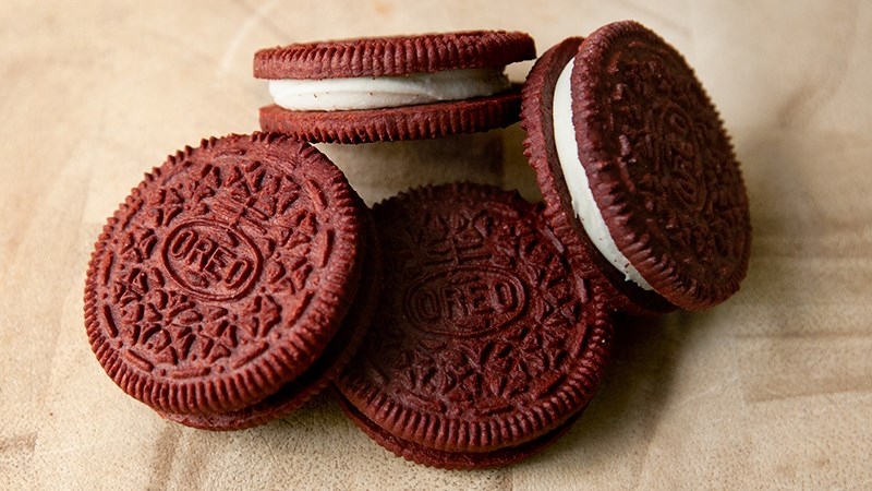 Phụ nữ mang thai nên hạn chế ăn bánh Oreo do hàm lượng đường cao