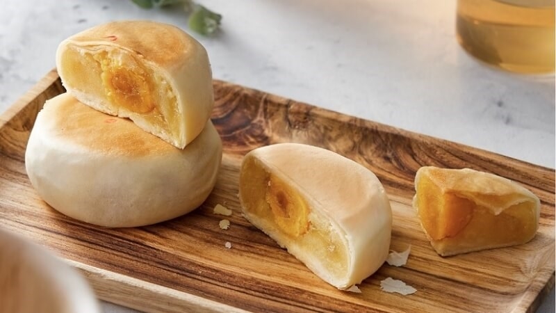 Bánh pía là loại bánh ngọt có mật độ năng lượng rất cao