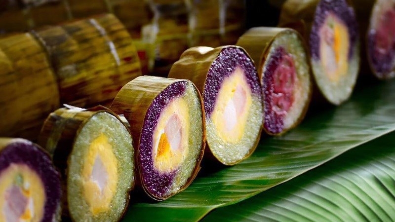 Bánh tét là món ăn truyền thống quen thuộc mỗi dịp lễ Tết