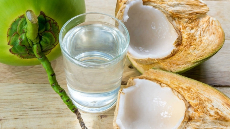 Nước dừa tươi đặc trưng cho sự tươi mới mới vị thanh mát