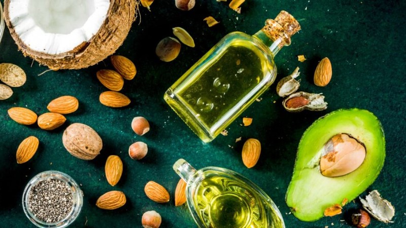 Thành phần chất béo tốt từ dầu thực vật và hạt trong mâm cỗ Tết Vegan đủ dinh dưỡng