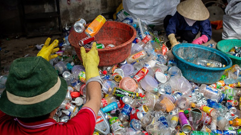 Rác thải bao bì tăng lên đáng kể dịp Tết