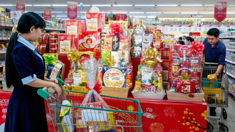 Tháng Tết phải chi nhiều hơn ngày thường