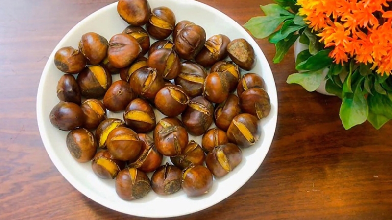 Không phải ai cũng phù hợp để ăn hạt dẻ với số lượng lớn