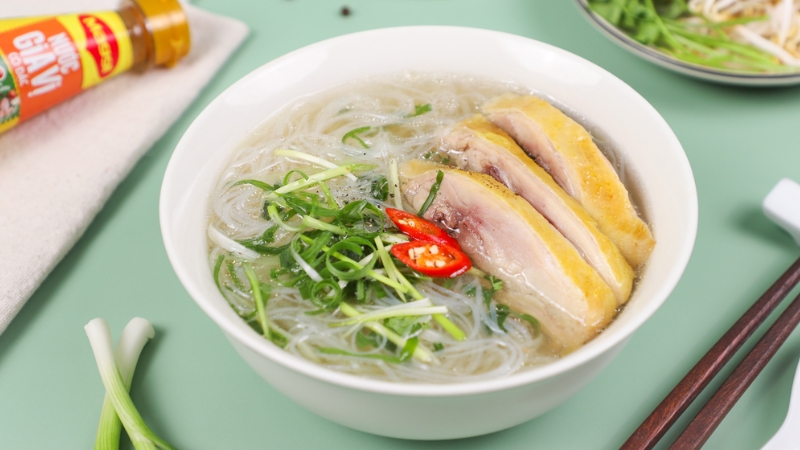 Miến gà chứa 565 calo