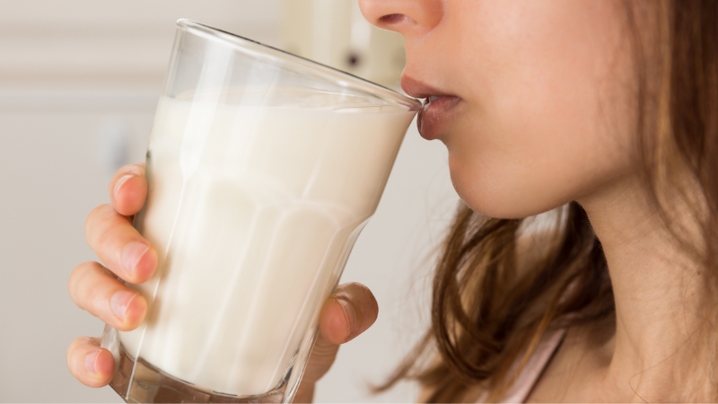 Uống sữa tươi không đường không gây béo nếu sử dụng hợp lý