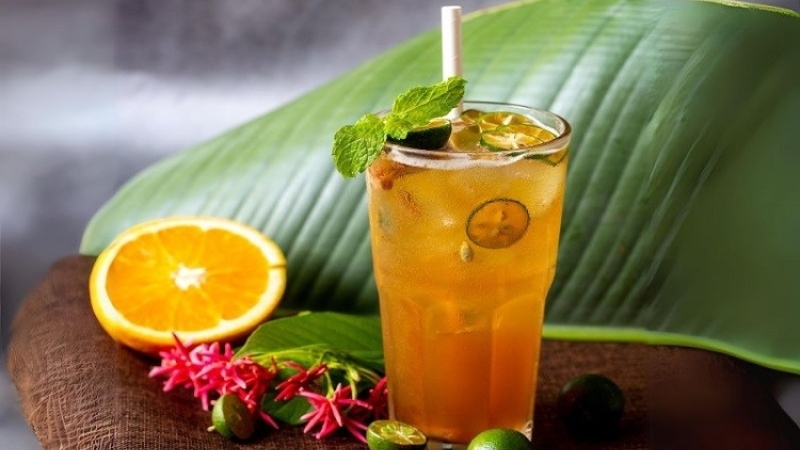 Dùng ống hút khi uống