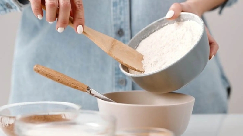 Liều lượng bột nở quyết định trực tiếp đến độ nở và hương vị của bánh