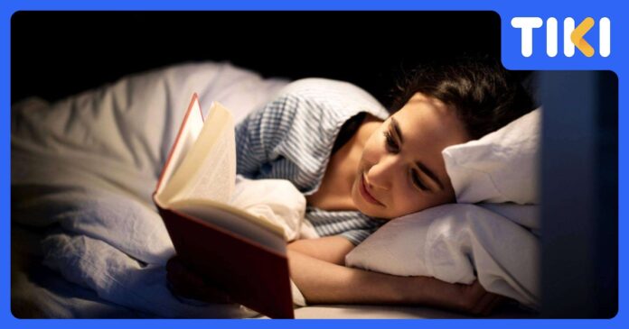 Tại sao không nên nằm đọc sách: Hậu quả khó lường và cách đọc đúng