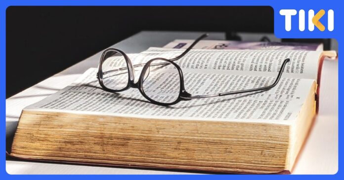 Tiểu thuyết là gì: Giải mã sức hút, đặc trưng và các thể loại