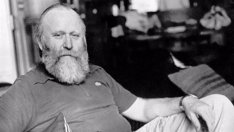 Frank Herbert là nhà văn Mỹ sinh năm 1920