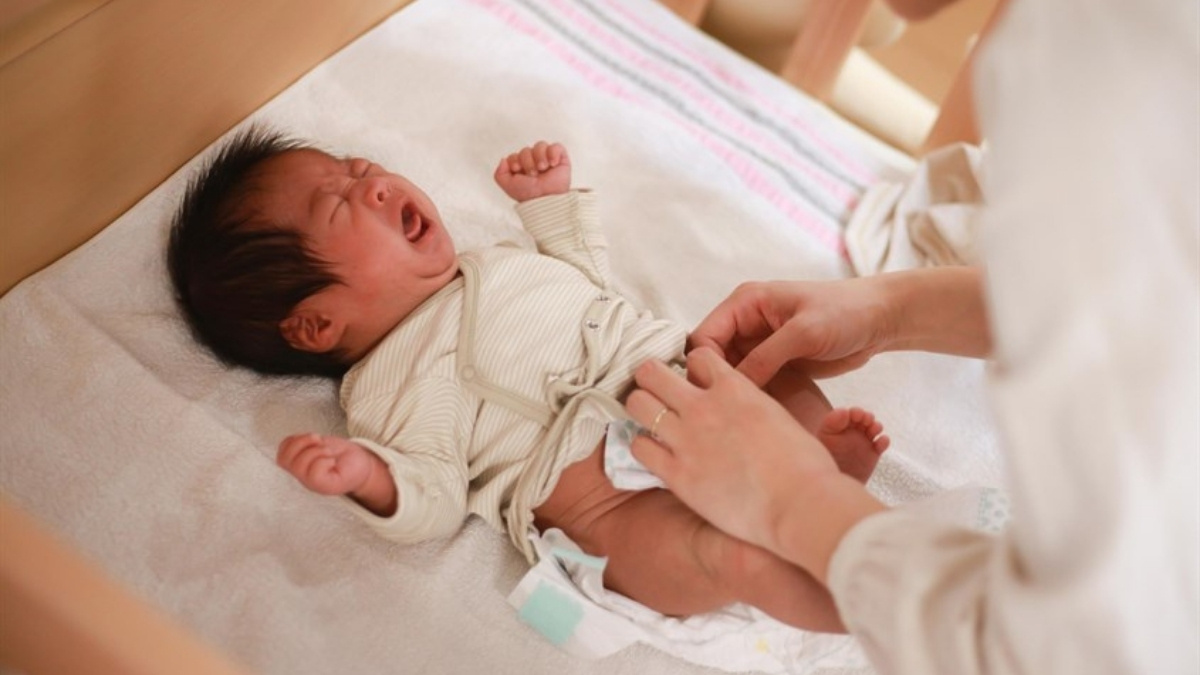 Đưa bé đi khám bác sĩ nếu có các dấu hiệu nghiêm trọng