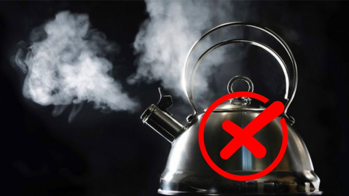 Không sử dụng nước đang sôi ở nhiệt độ 100 độ C để pha sữa