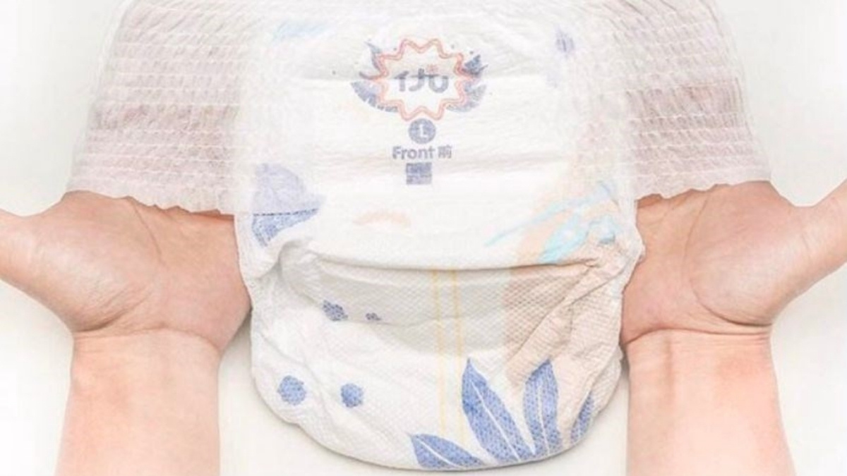 Phần đai lưng và chun bao quanh vùng đùi được thiết kế co giãn 360 độ